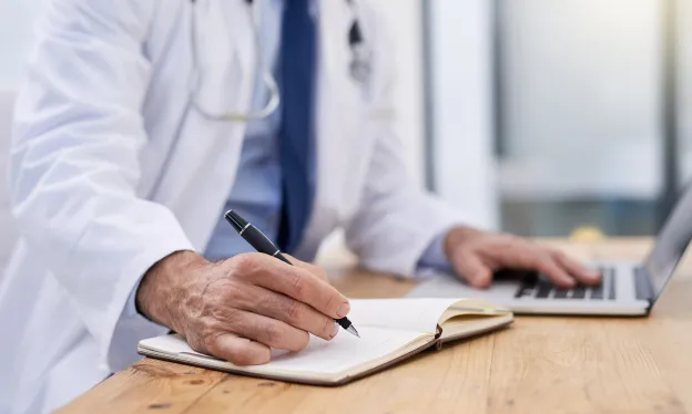 radiologic student studying for arrt